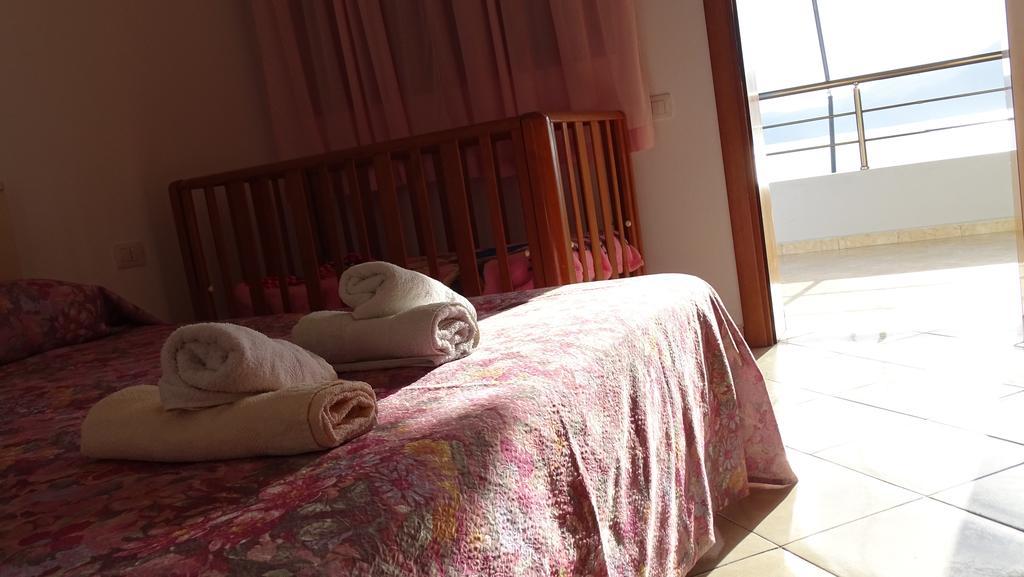 Residence Jazoj Vlorë エクステリア 写真