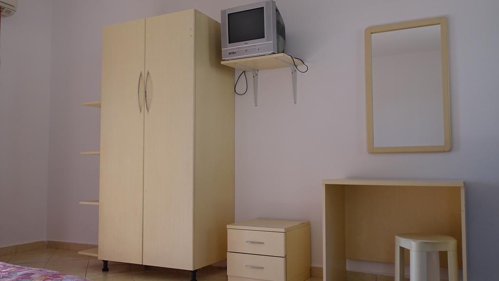 Residence Jazoj Vlorë エクステリア 写真