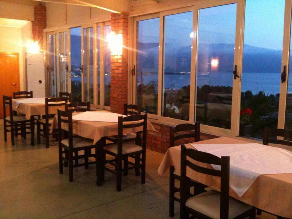 Residence Jazoj Vlorë エクステリア 写真