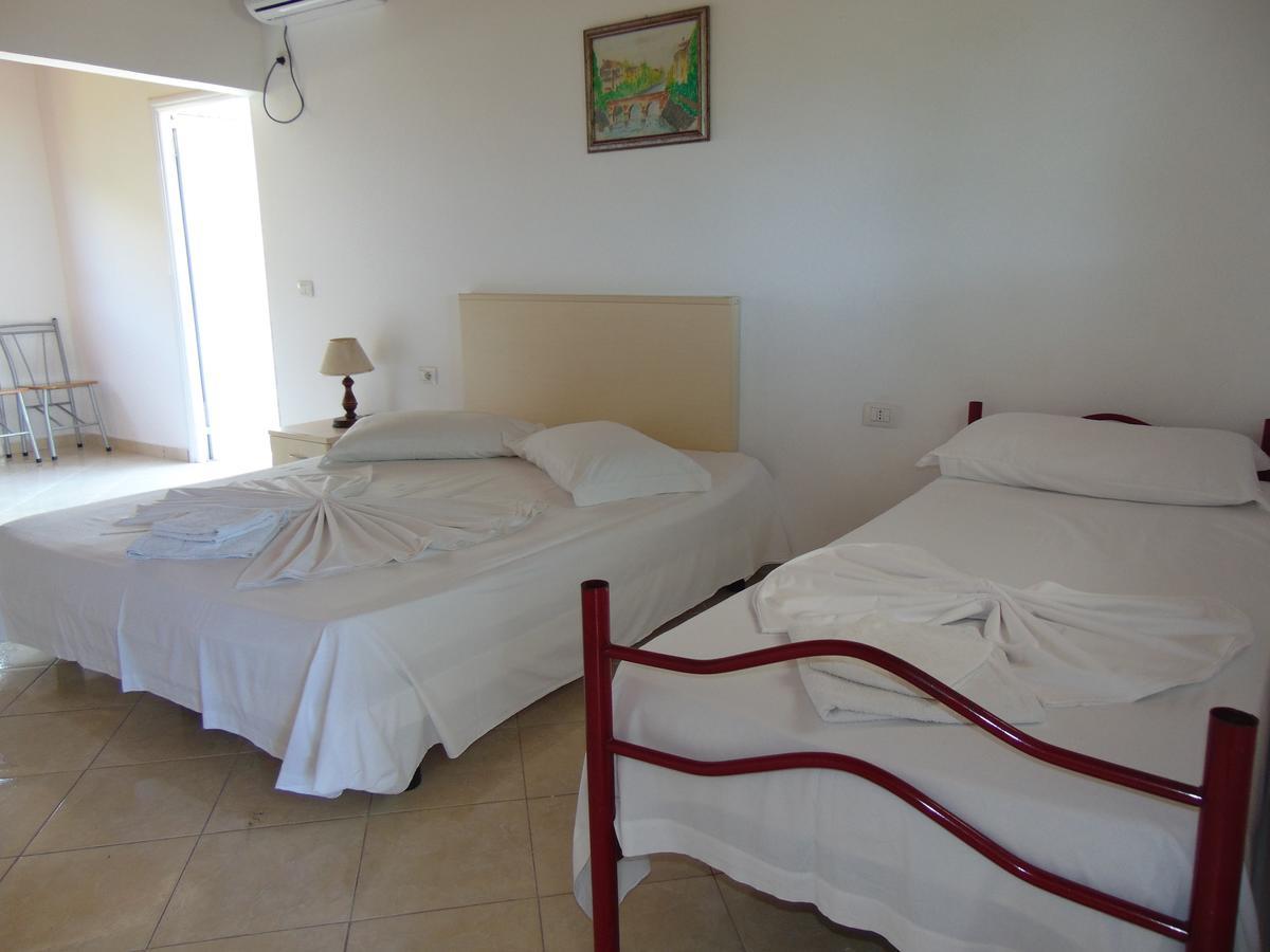 Residence Jazoj Vlorë エクステリア 写真