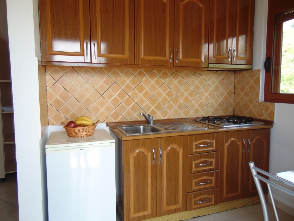 Residence Jazoj Vlorë エクステリア 写真
