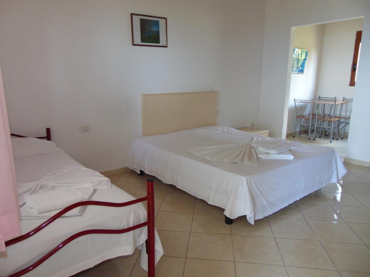 Residence Jazoj Vlorë エクステリア 写真