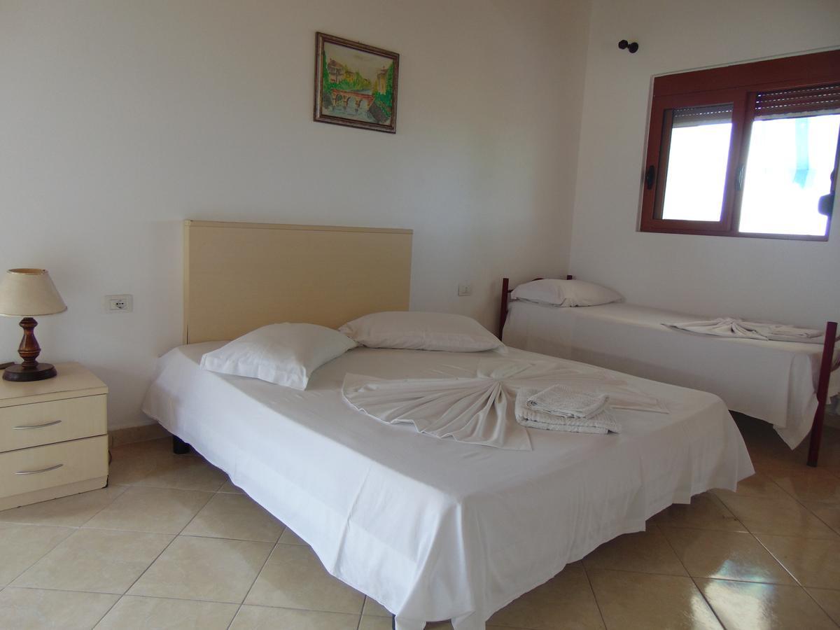 Residence Jazoj Vlorë エクステリア 写真