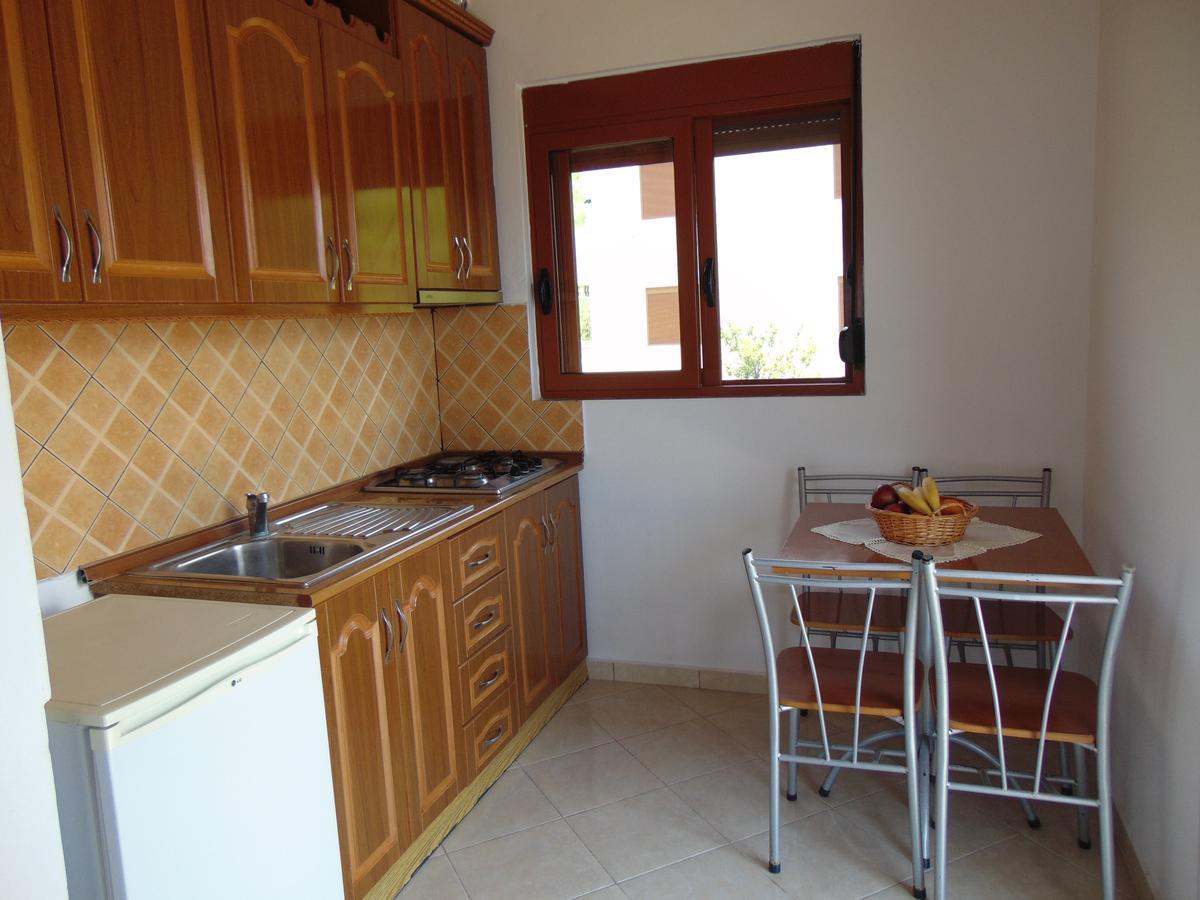 Residence Jazoj Vlorë エクステリア 写真