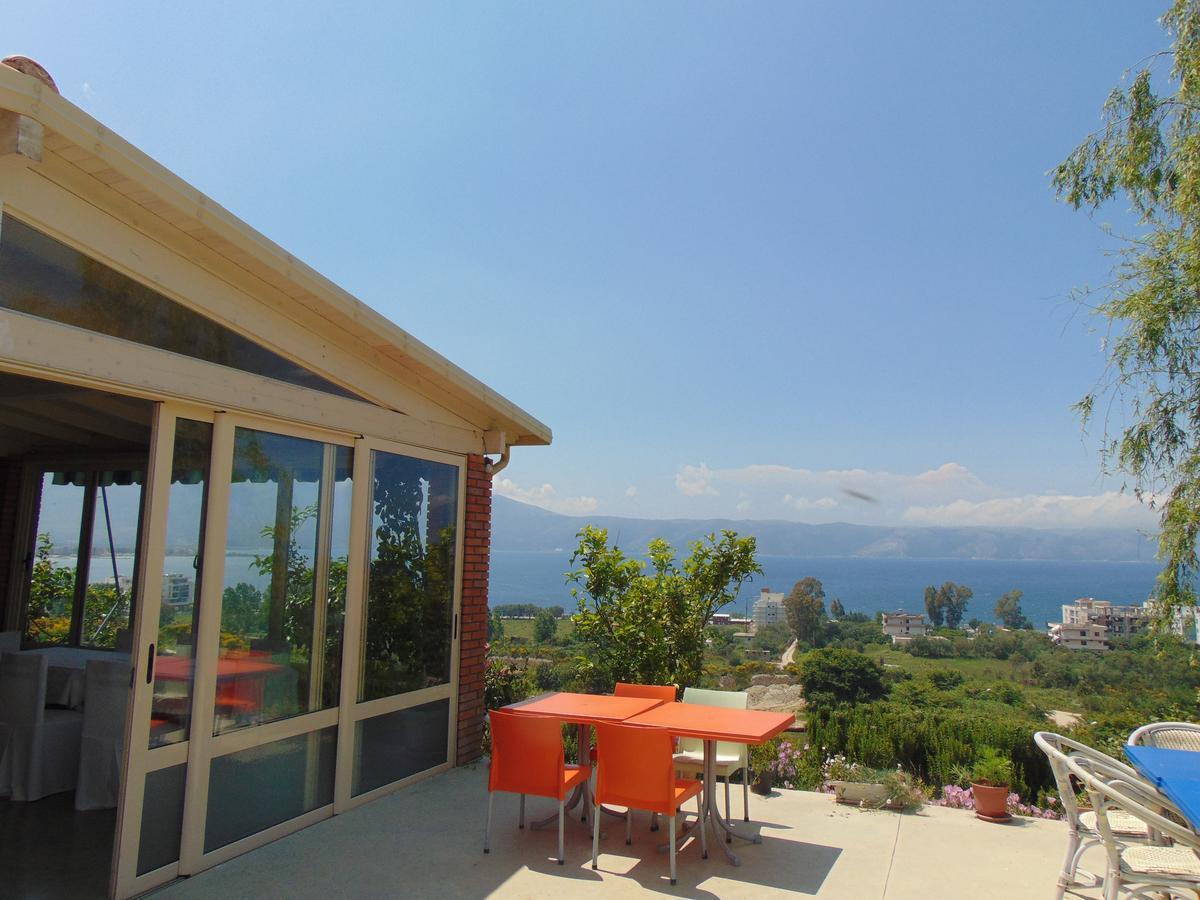 Residence Jazoj Vlorë エクステリア 写真