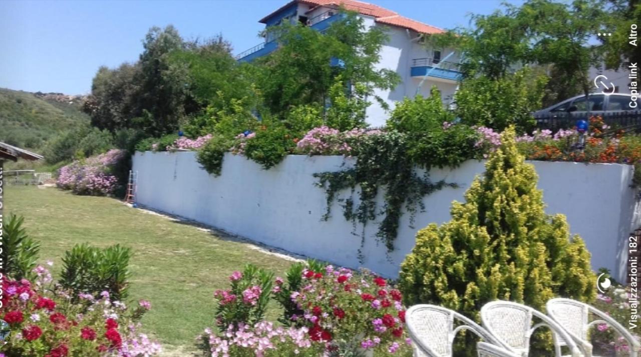 Residence Jazoj Vlorë エクステリア 写真